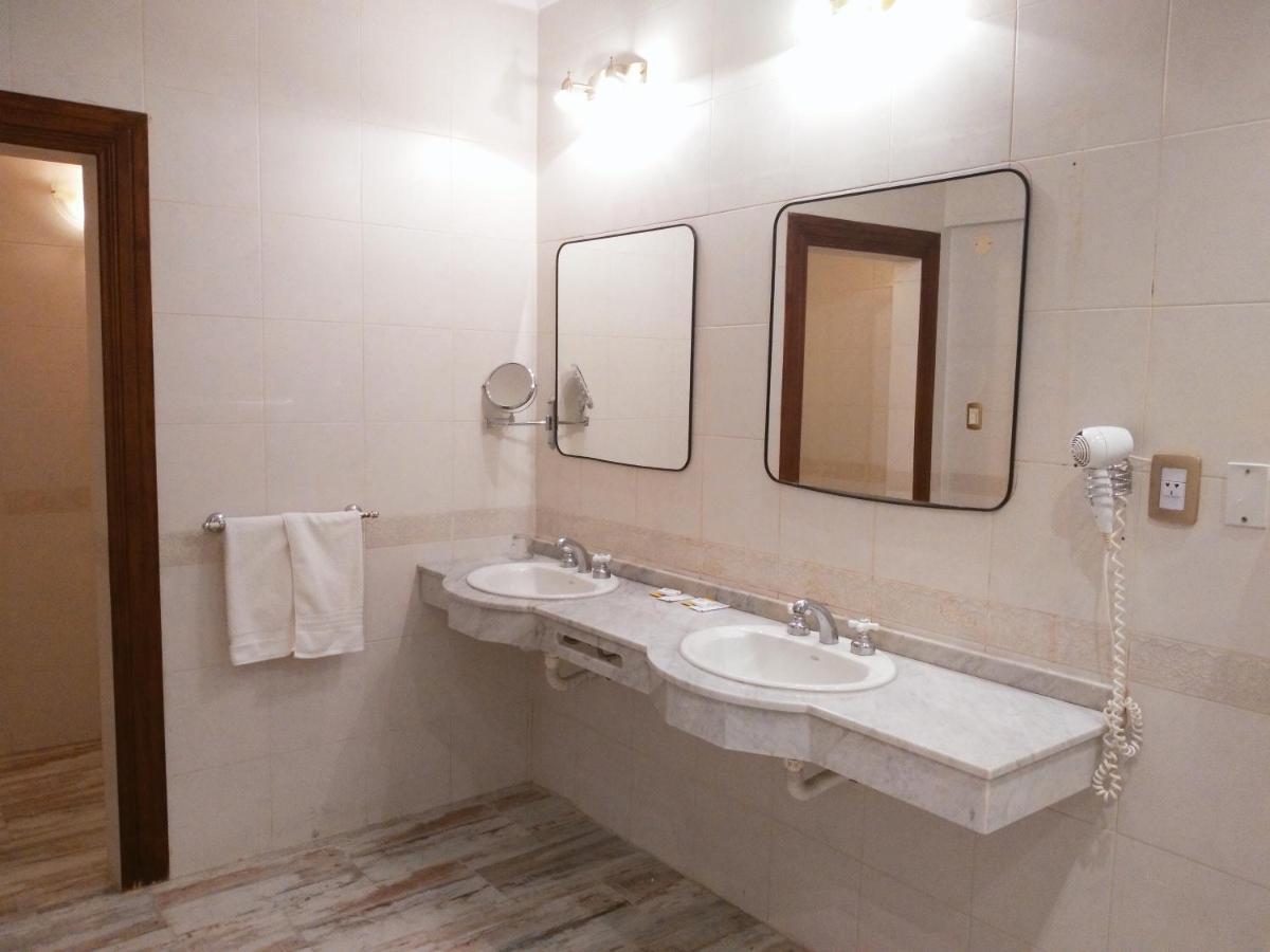 Catange Hotel Charata Extérieur photo